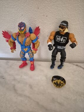 Mattel WWE Rey mysterio and Hulk Hogan nWo action figures loose pre-owned